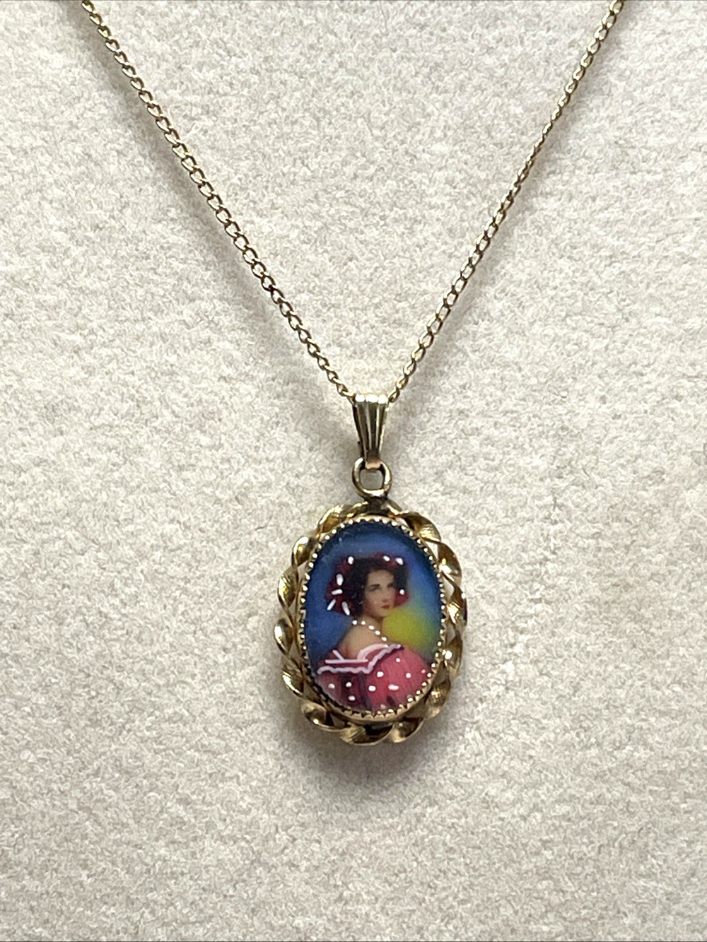 Vintage Gold Filled Hand Painted Portrait Cameo Pendant Necklace 15"